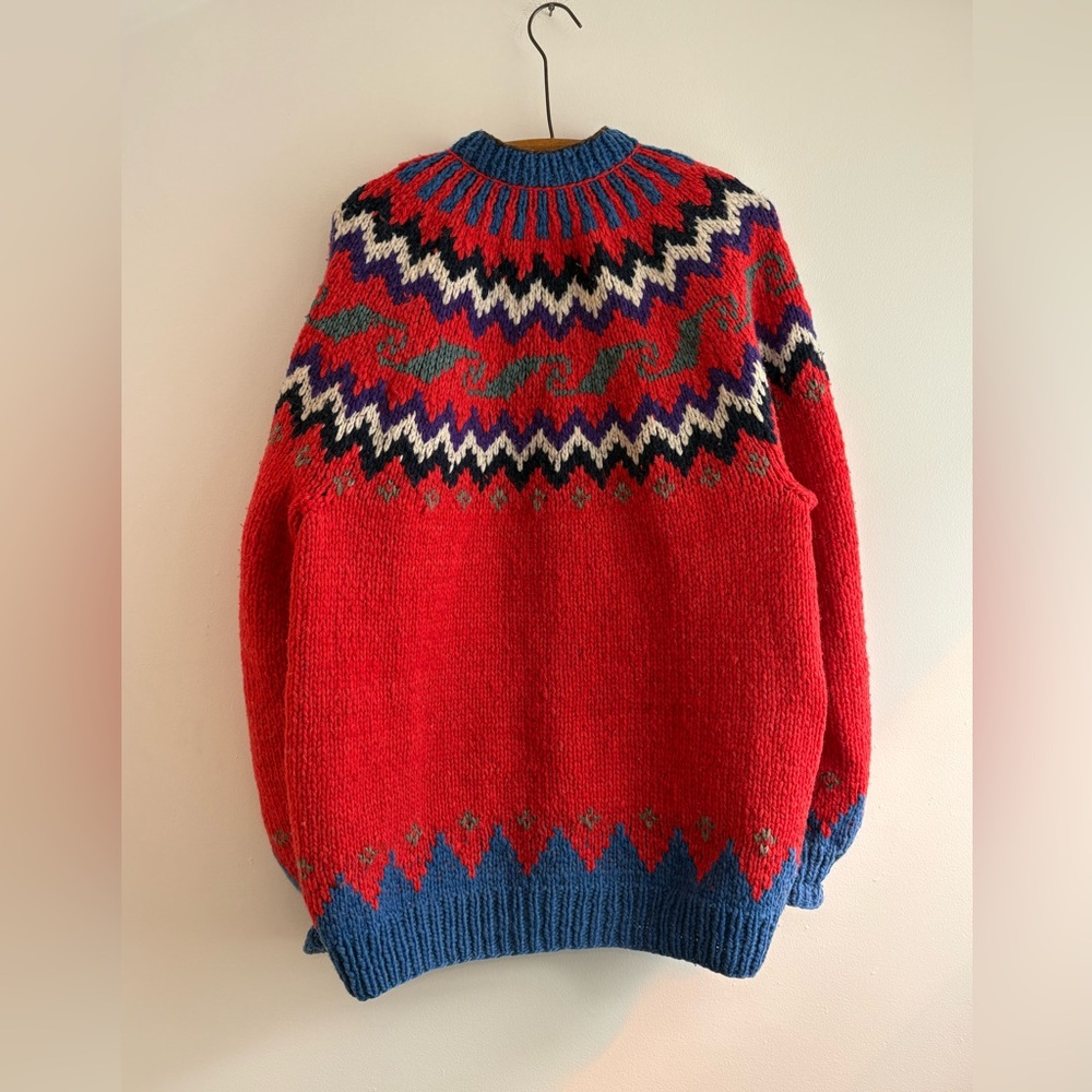 Vintage 80s-90s red chunky handknit Nordic or Peruvian cardigan with pockets - Picture 4 of 5